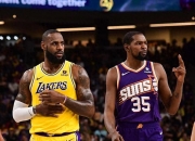 开云体育登录-爵士队球员与球迷互动