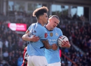 开云下载-曼城防线再添一伤，主帅急需解决问题的简单介绍