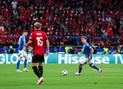 开云下载-足球比赛精彩纷呈，各国球队奋力争夺胜利的简单介绍