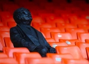 开云体育官方网站-华伦西亚主场失利，球迷情绪低迷的简单介绍