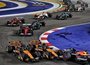 开云官网-包含迈凯伦逆转索伯车队，皮亚斯特里统治全场的词条