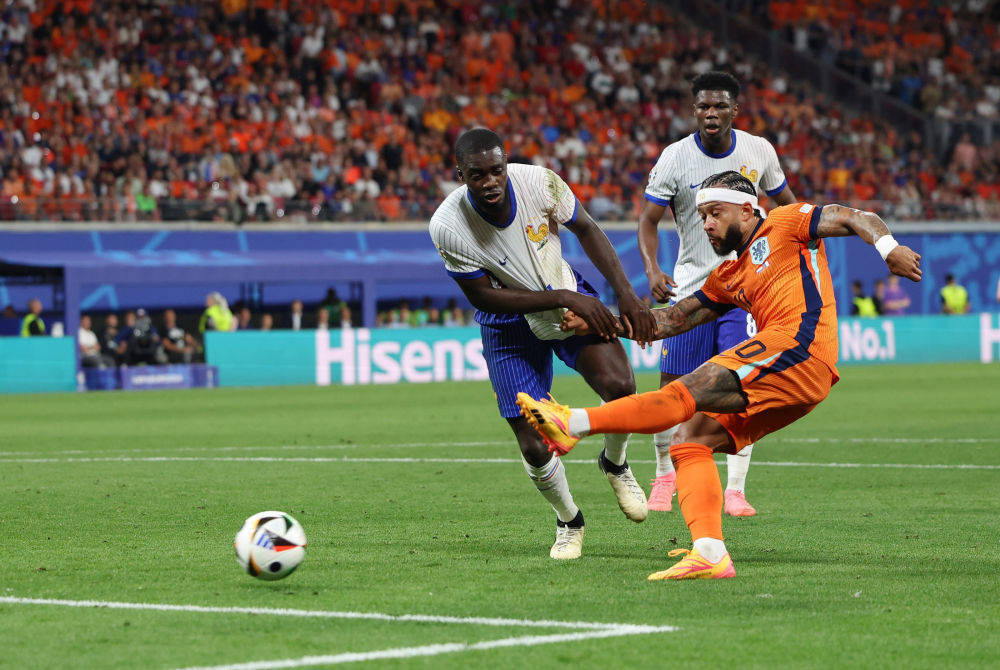 传奇球员欧国联尽显绝技,再度引爆全场的简单介绍 传奇球员欧国联尽显绝技,再度引爆全场的简单介绍