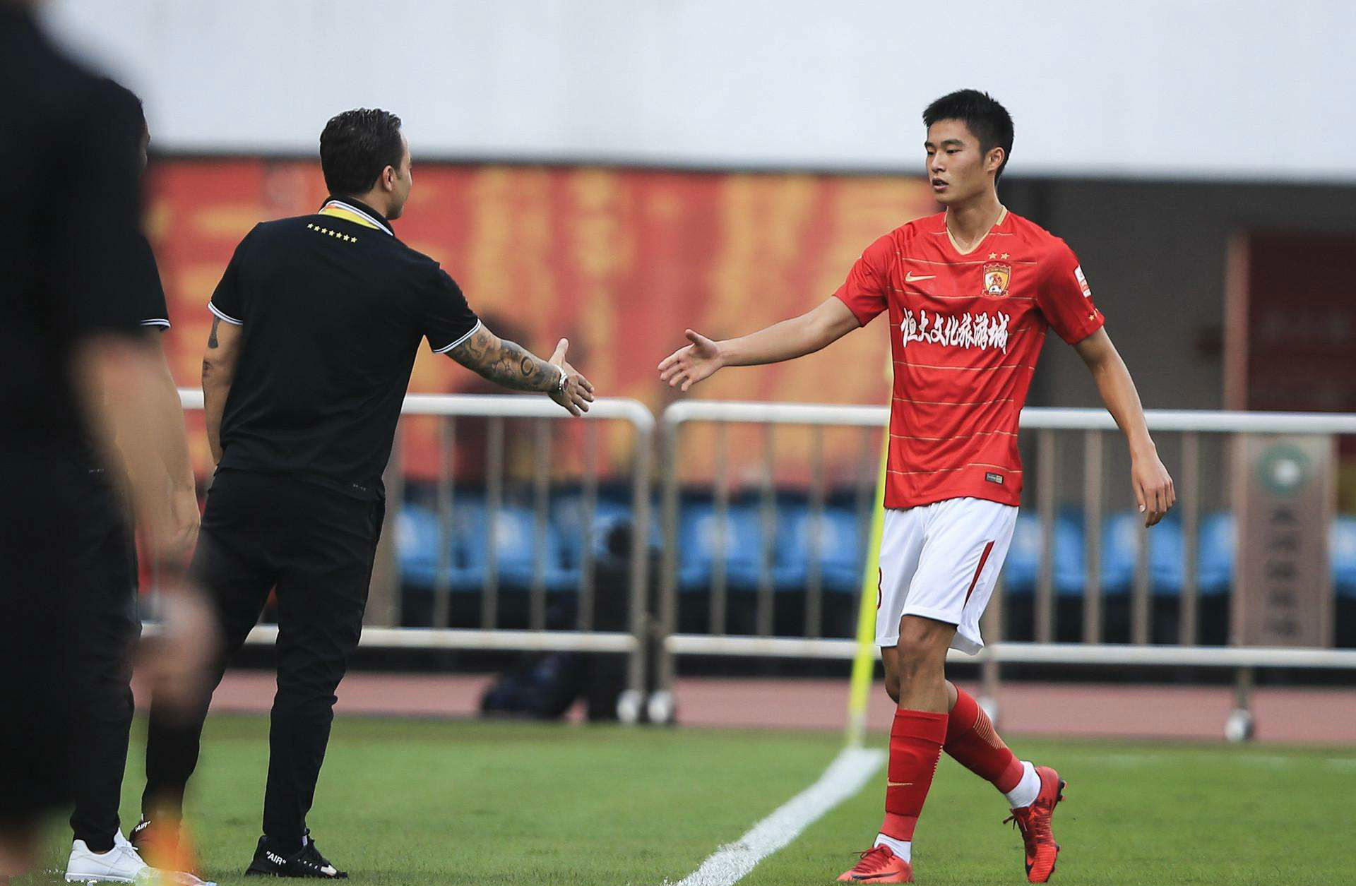 瓦拉多利德中锋状态高涨，破门频频