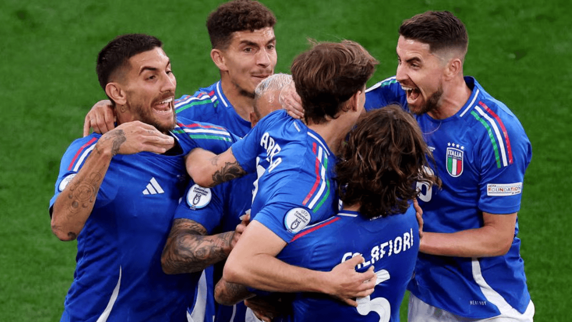 包含法国惊险逼平冰岛,携手晋级欧预赛四分之一决赛的词条 包含法国惊险逼平冰岛,携手晋级欧预赛四分之一决赛的词条