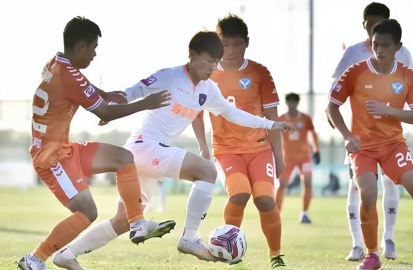 关于队内核心球员调整位置,带领球队迎接新赛季挑战的信息 关于队内核心球员调整位置,带领球队迎接新赛季挑战的信息