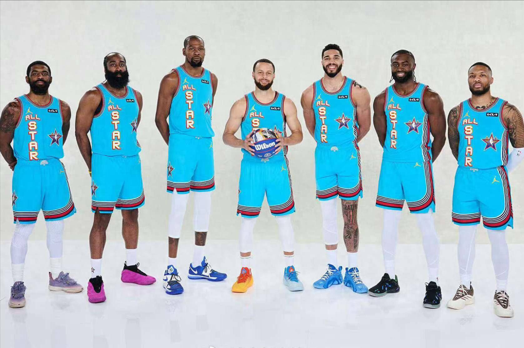 篮球全明星赛精彩收官,库里精准三分夺冠 篮球全明星赛精彩收官,库里精准三分夺冠