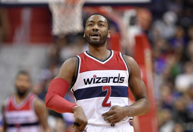 香港队在比赛中力克对手,夺得关键胜利 香港队在比赛中力克对手,夺得关键胜利