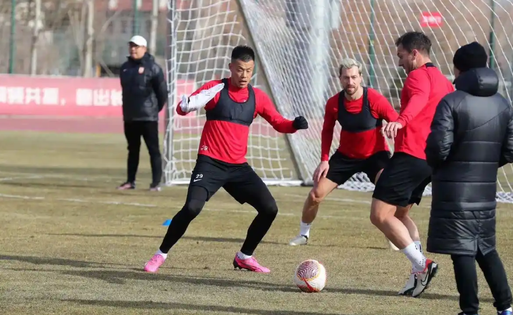 包含关键球员受伤缺席,球队备战受影响的词条 包含关键球员受伤缺席,球队备战受影响的词条