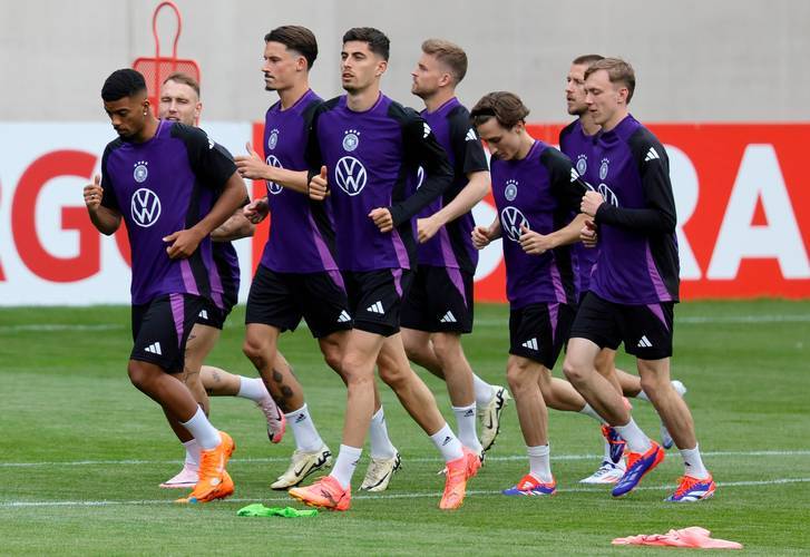 斯洛伐克队在预选赛中遭受挫折