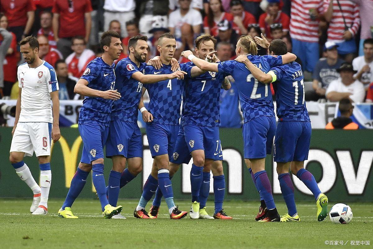 荷兰队逆袭战胜法罗群岛队，锁定胜局的简单介绍