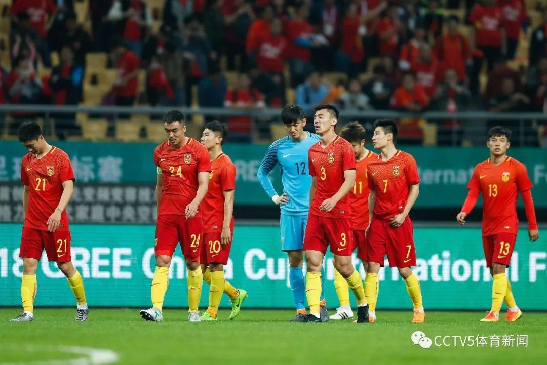 捷克不敌乌拉圭,出线前景陷入危机的简单介绍 捷克不敌乌拉圭,出线前景陷入危机的简单介绍