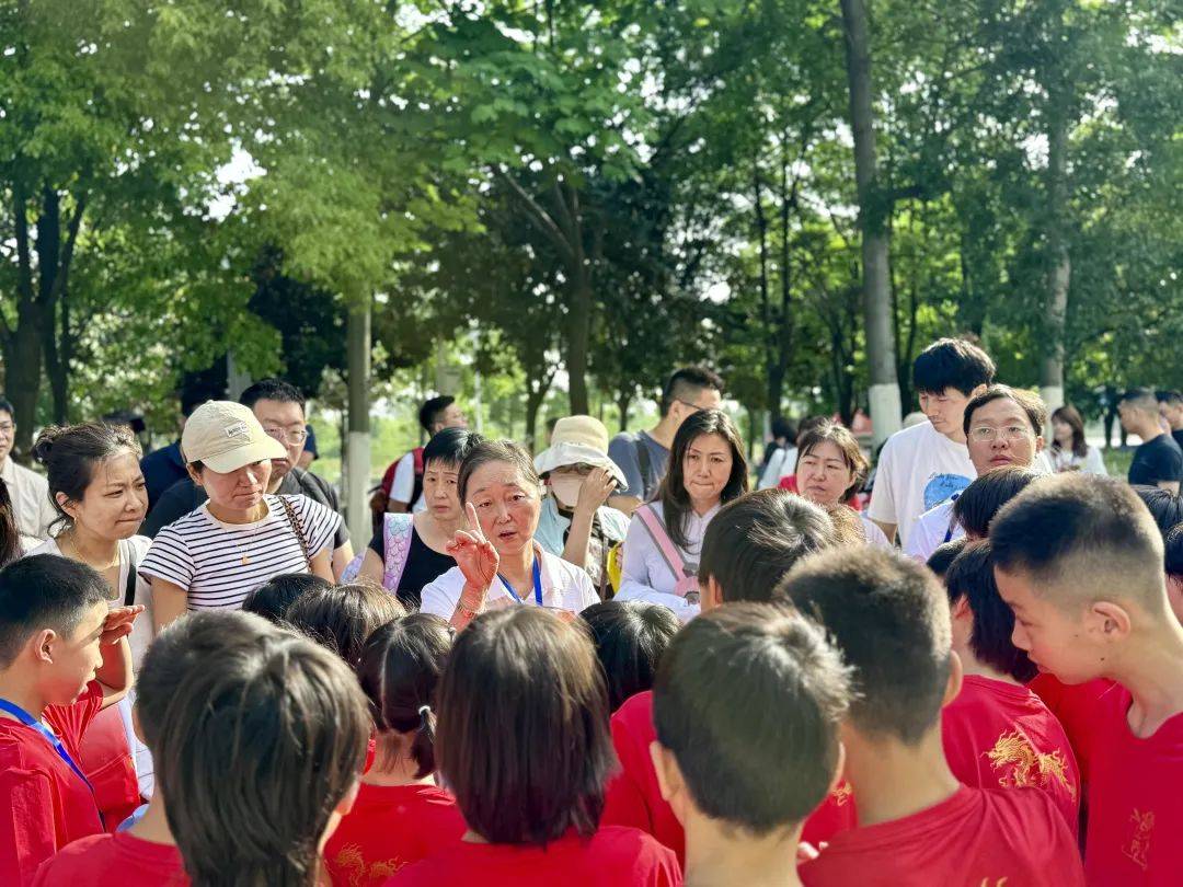 不怕挑战！参赛运动员勇往直前