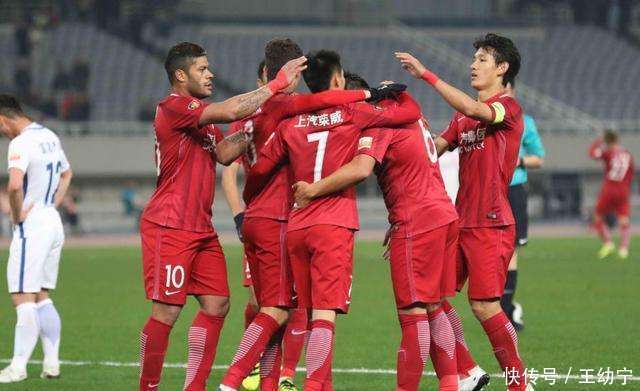 包含广州富力客场战胜重庆斯威，积分超越上港的词条