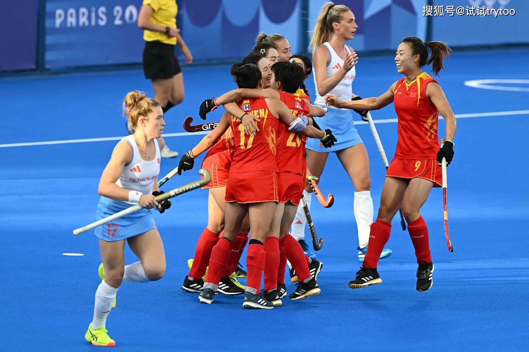 女子曲棍球全力拼搏，中国队获得胜利