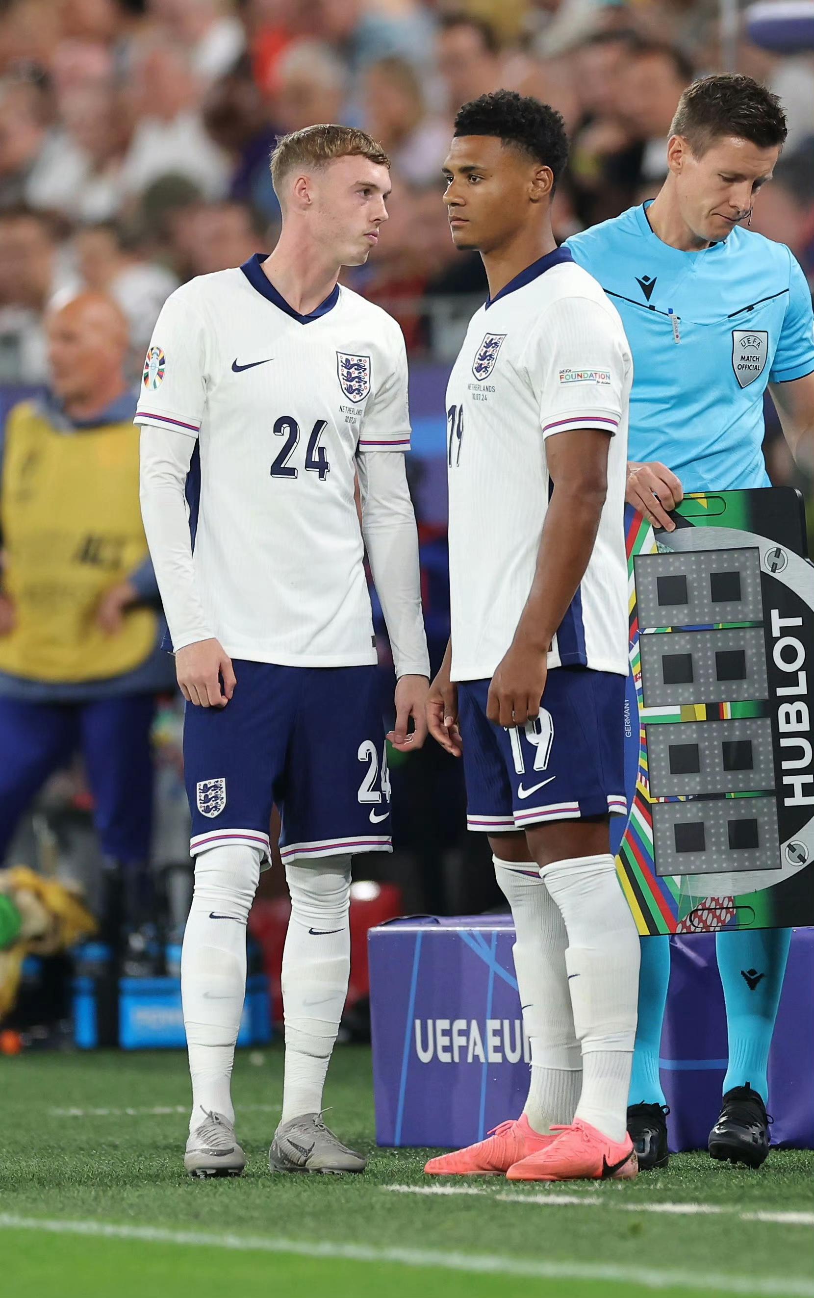 包含英格兰展现实力,锁定下一轮淘汰赛的词条 包含英格兰展现实力,锁定下一轮淘汰赛的词条