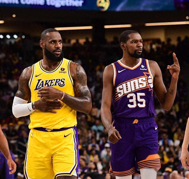 爵士队球员与球迷互动 爵士队球员与球迷互动