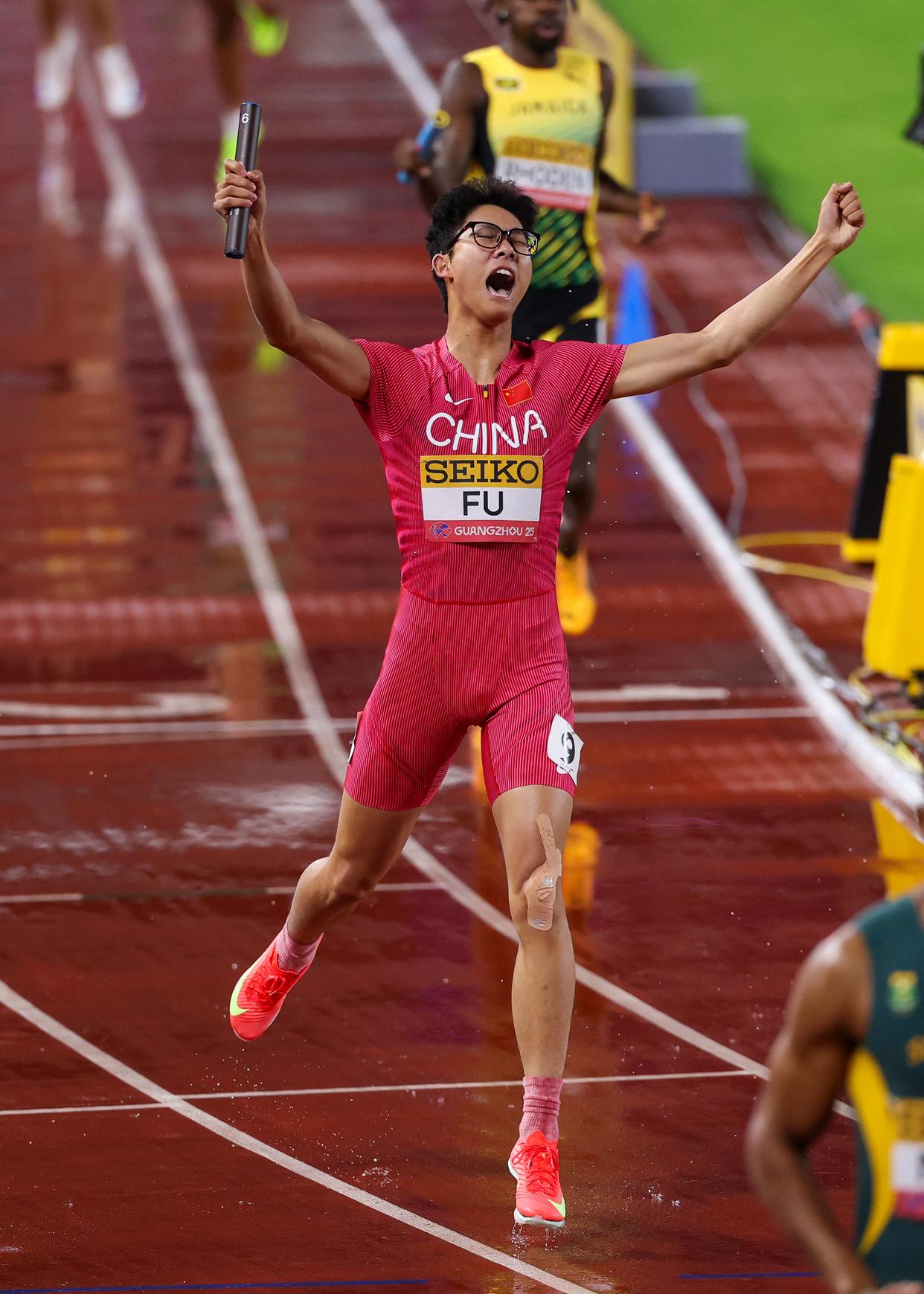 田径世界纪录再创新高,选手实力超越 田径世界纪录再创新高,选手实力超越