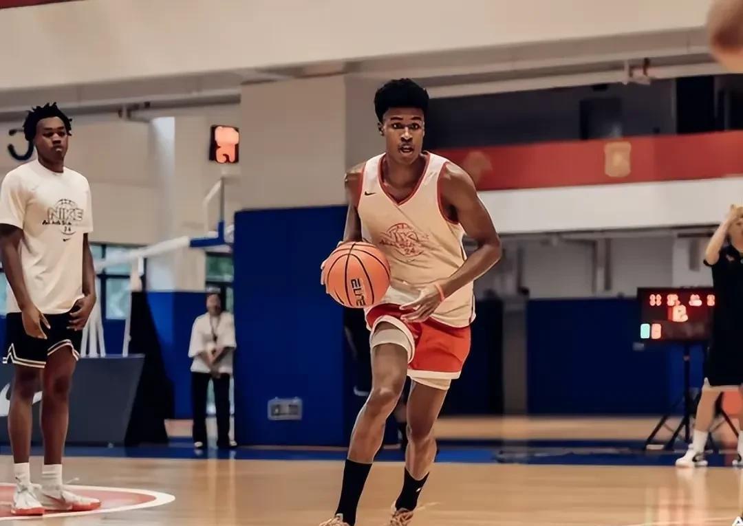 队中新星表现出色,成为球队未来核心 队中新星表现出色,成为球队未来核心