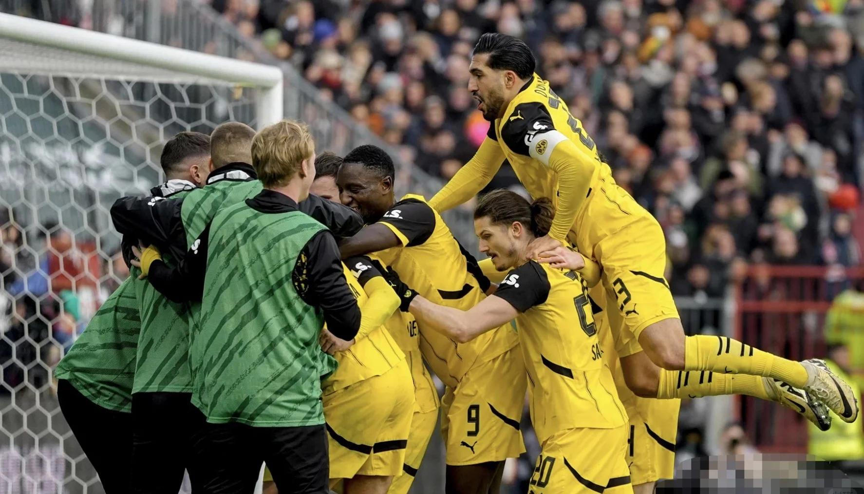 多特蒙德客场不敌塞维利亚，小组出局