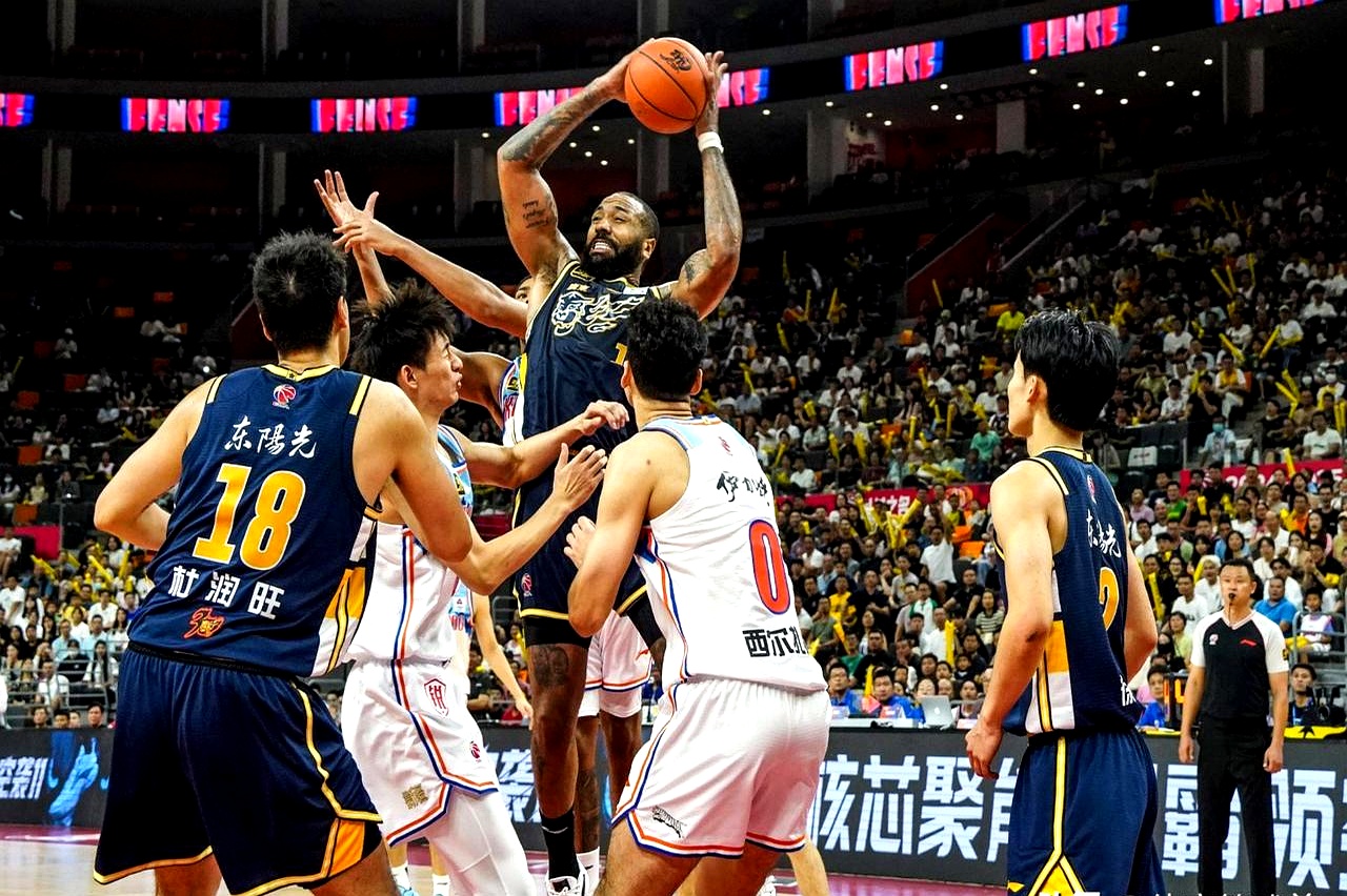 广厦队主场输球,需要调整状态再战 广厦队主场输球,需要调整状态再战