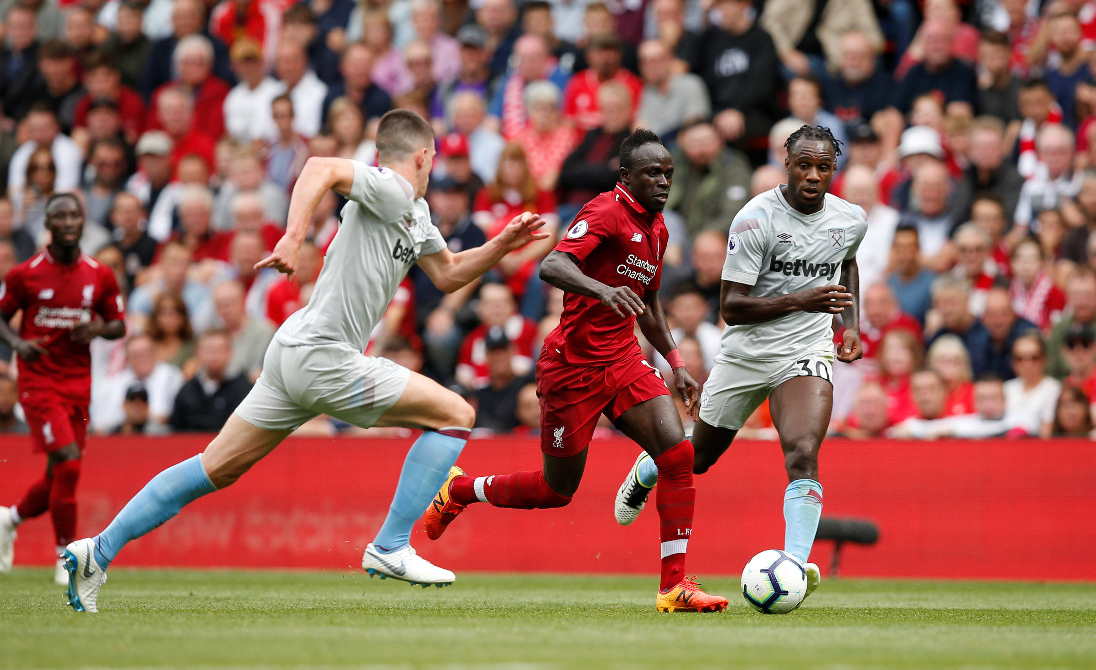 曼联客场不敌西汉姆，遭遇惨败