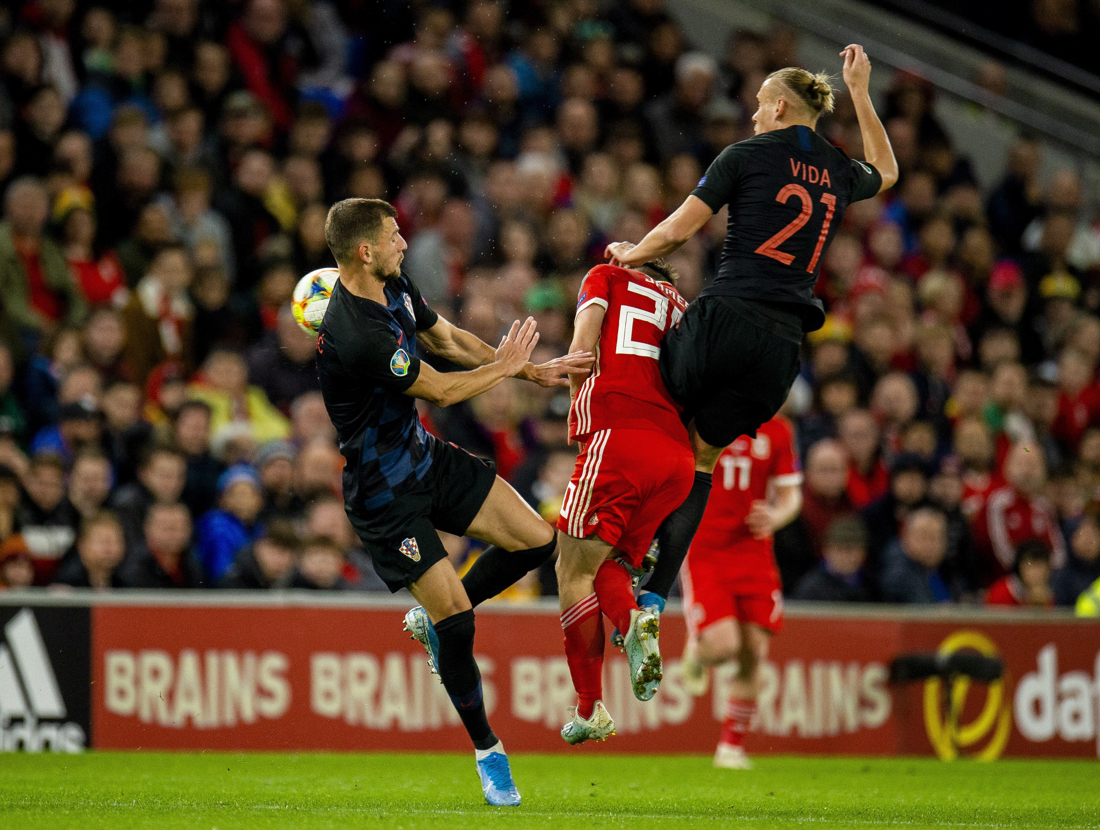 关于欧预赛精彩瞬间,球员风采无限的信息 关于欧预赛精彩瞬间,球员风采无限的信息