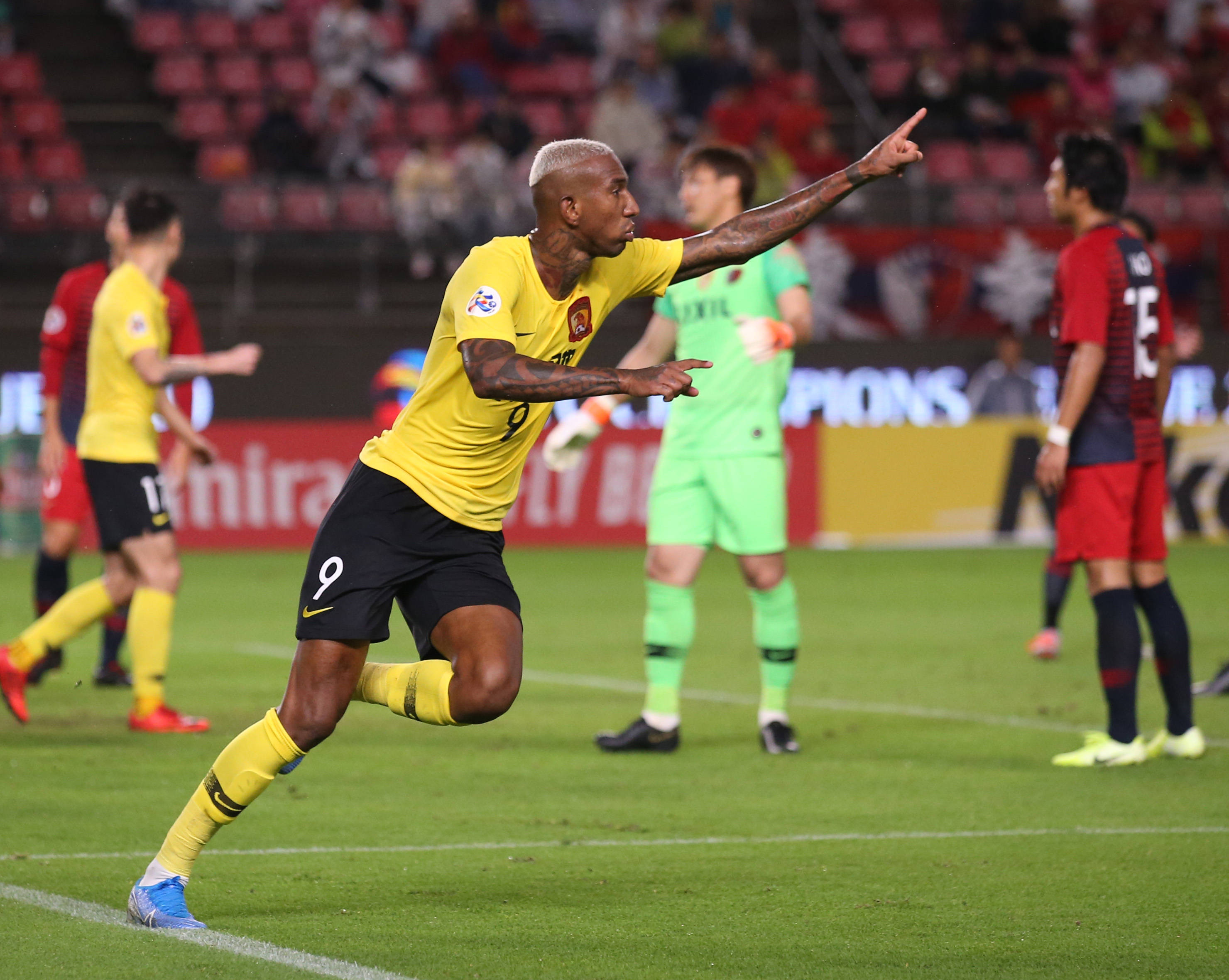 荷兰轻取北马其顿,跻身欧锦赛强 荷兰轻取北马其顿,跻身欧锦赛强