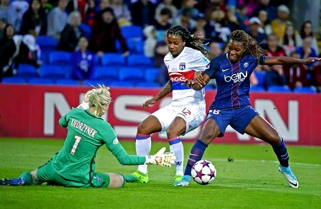 法甲球队传奇球员退役仪式感动现场