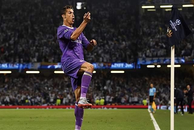 关于尤文图斯强势挺进，C罗携手贝尔纳代斯基轰炸门将的信息