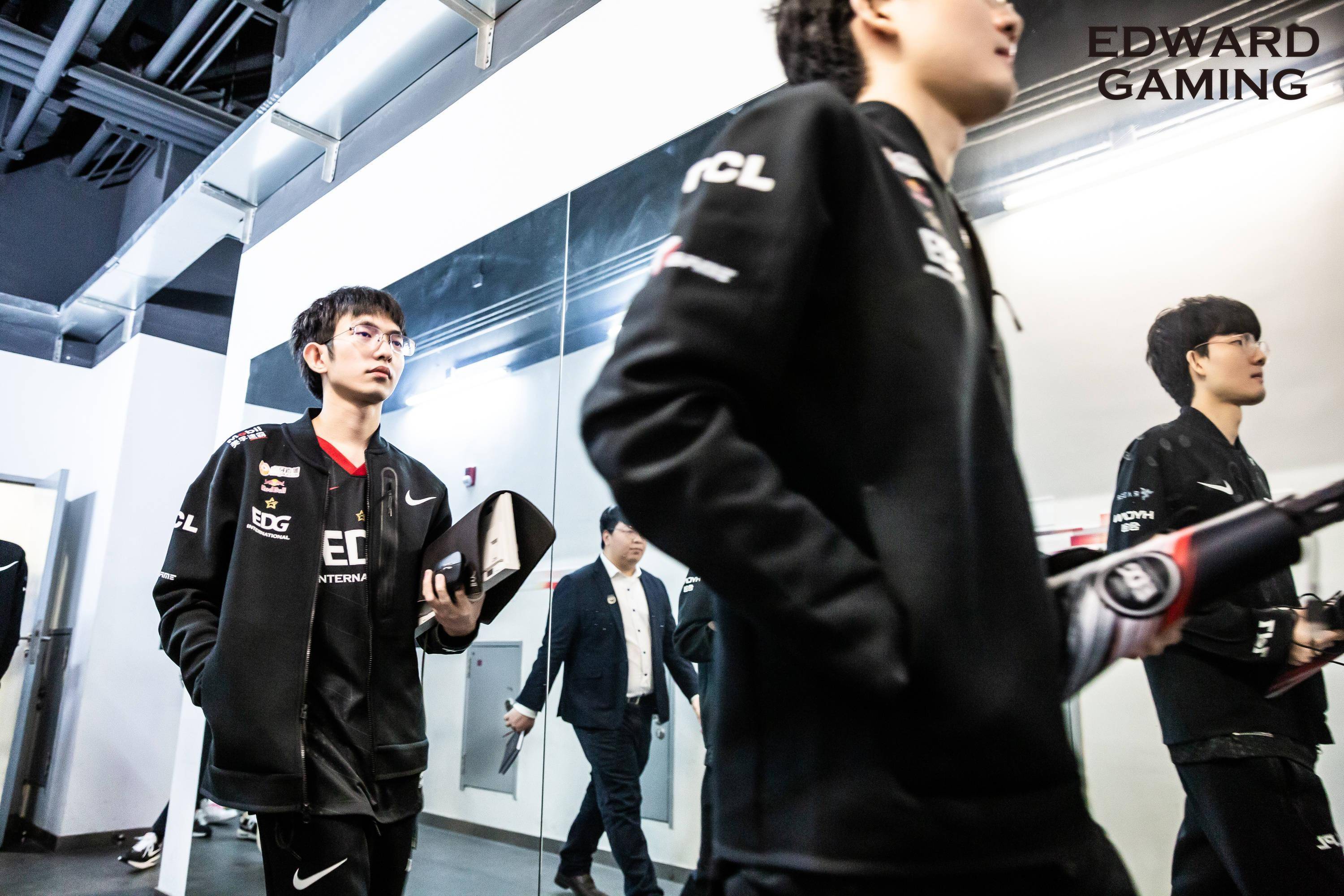 T1力克G2，Scout开启传奇时刻八强赛3:2（北京）