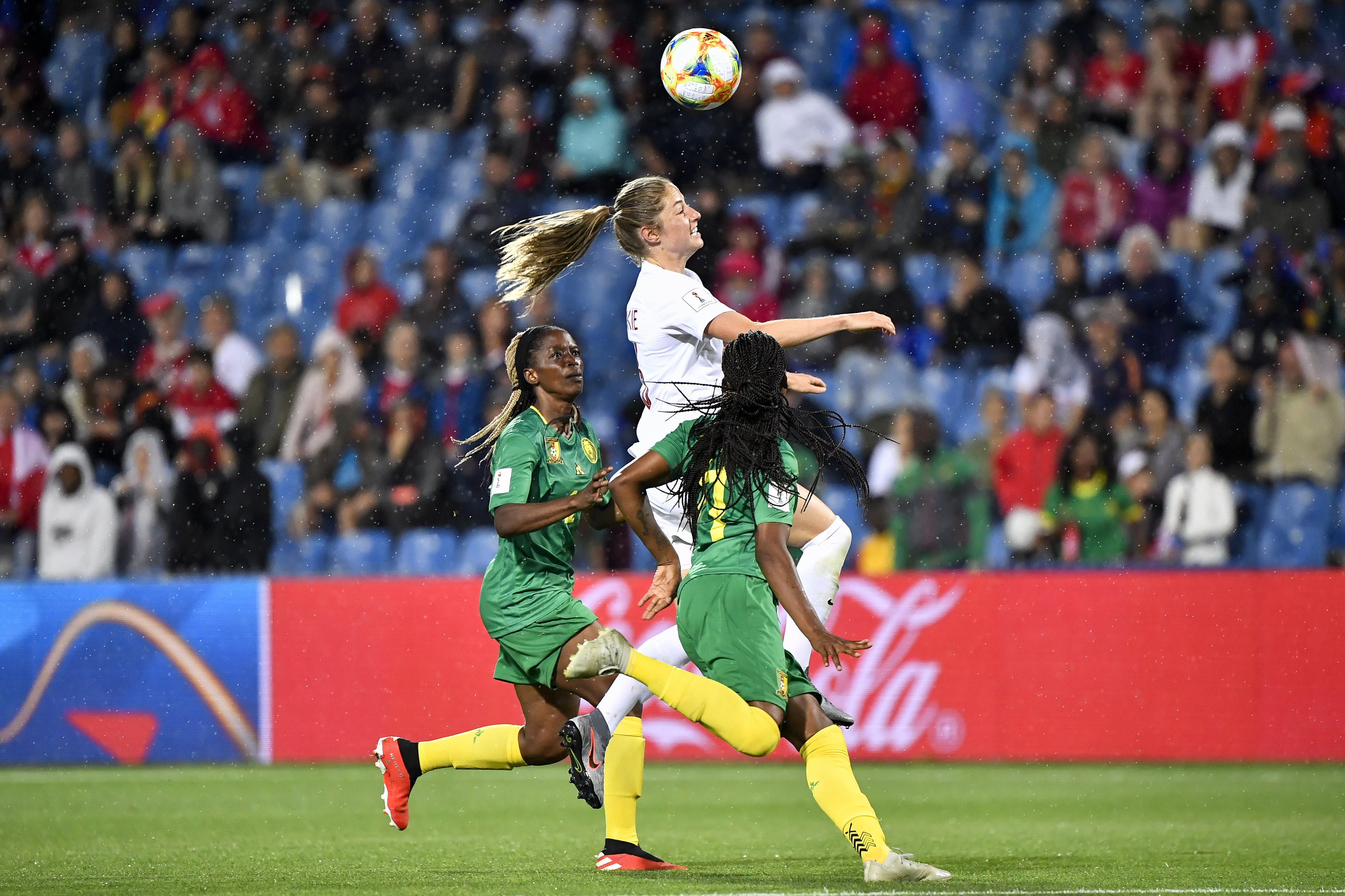 包含蒙彼利埃队冲刺成功，赢得胜利宝座的词条