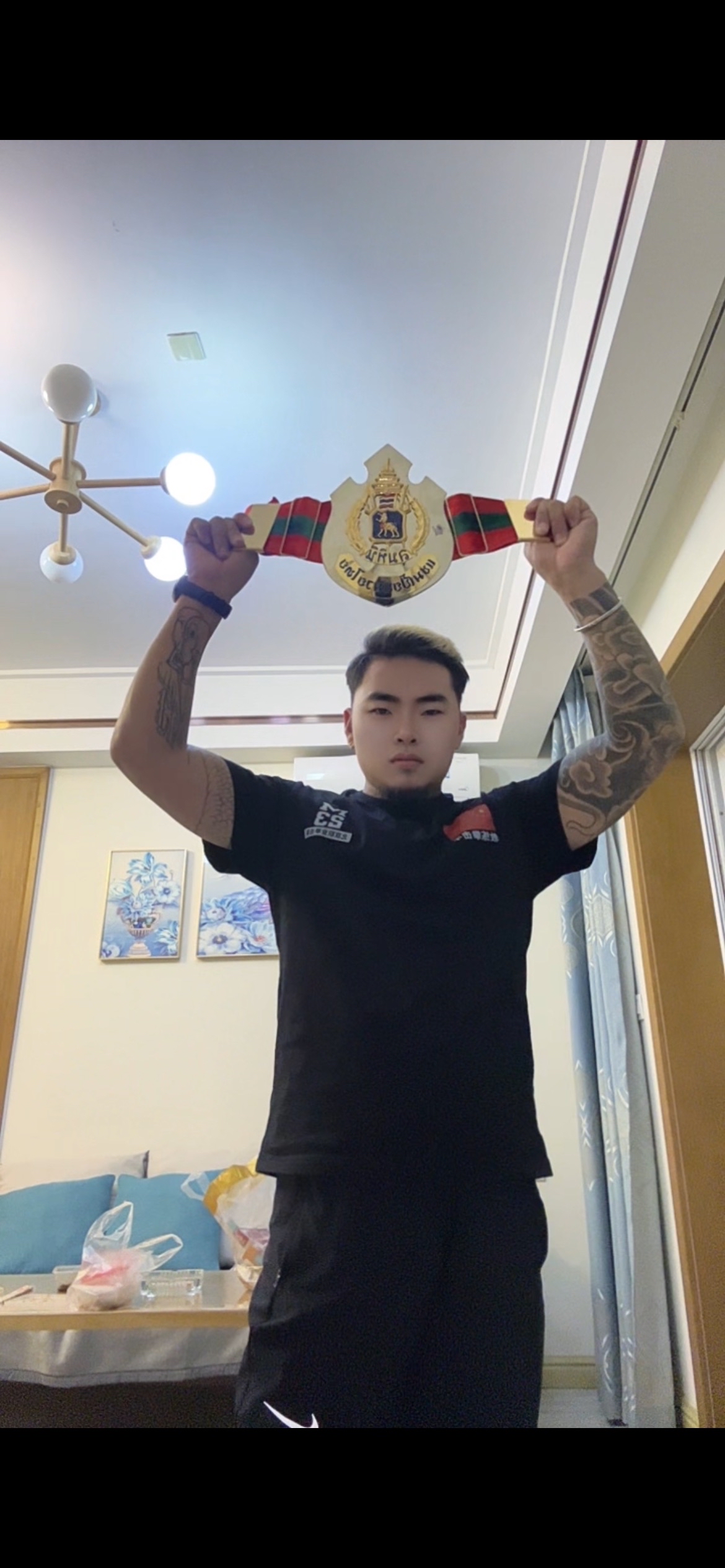 关于拳击再创历史,冠军实至名归的信息 关于拳击再创历史,冠军实至名归的信息