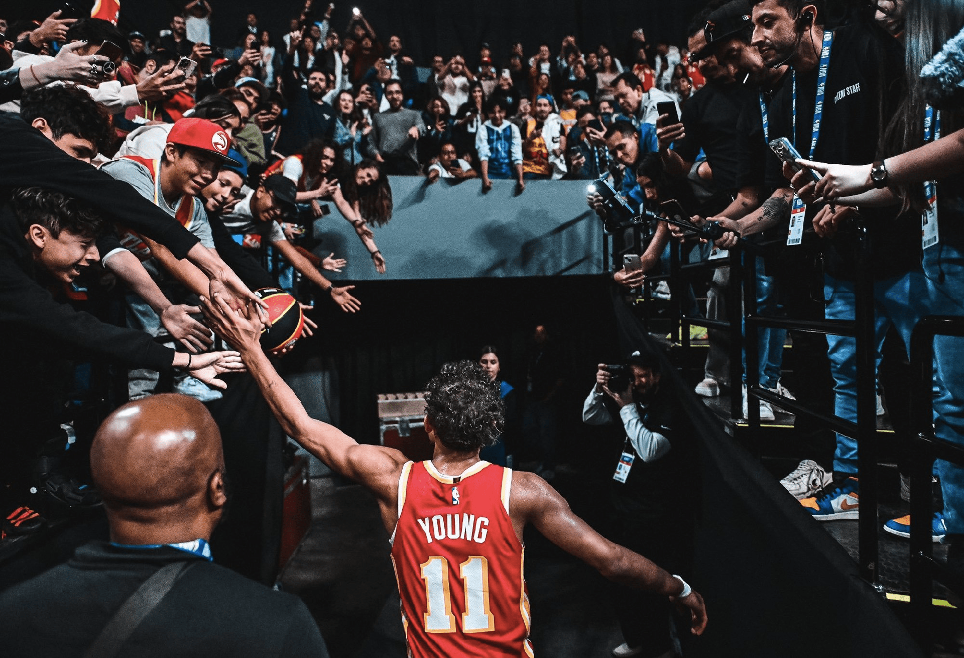 猛龙横扫魔术，利拉德扛起全队