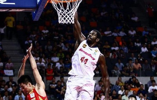 骑士鏖战雷霆,易建联高光表现 骑士鏖战雷霆,易建联高光表现